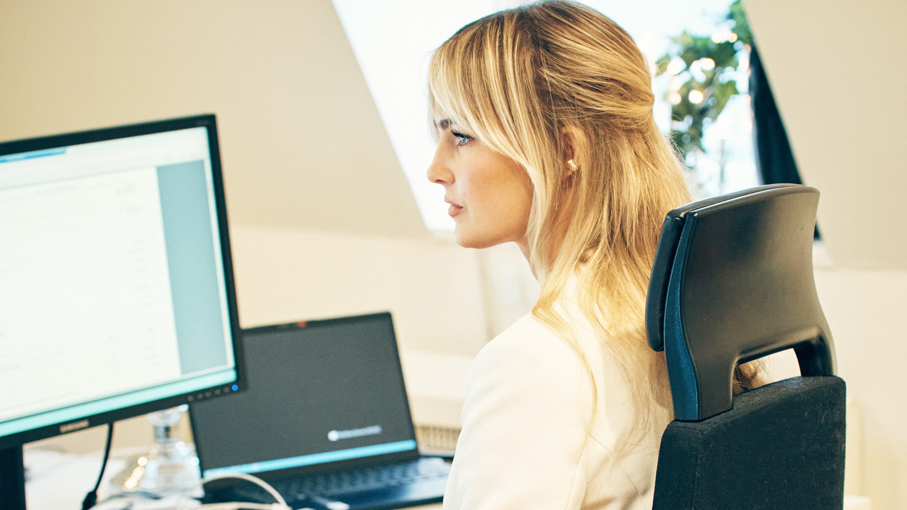 Mcon employee focused working